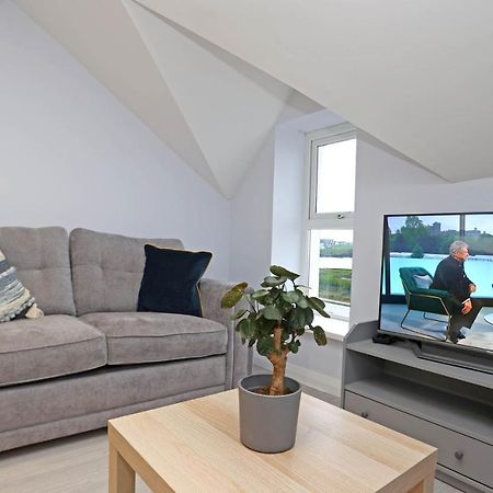Entire Penthouse Apartment With Sea Views 波特拉什 外观 照片