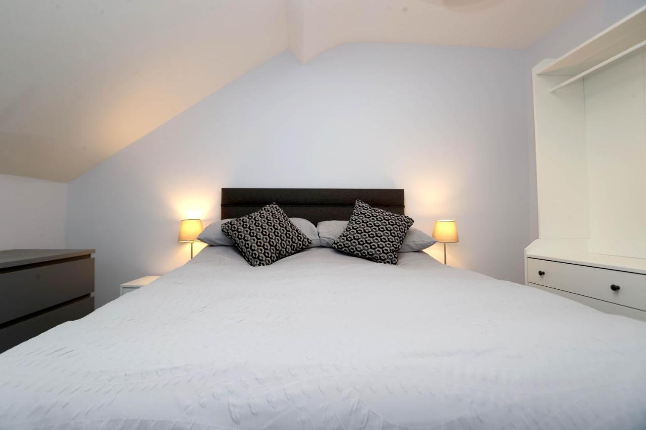 Entire Penthouse Apartment With Sea Views 波特拉什 外观 照片