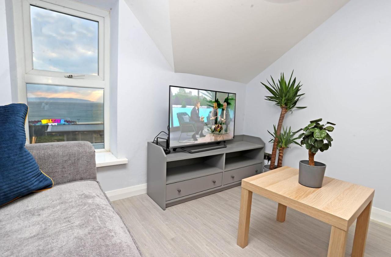 Entire Penthouse Apartment With Sea Views 波特拉什 外观 照片