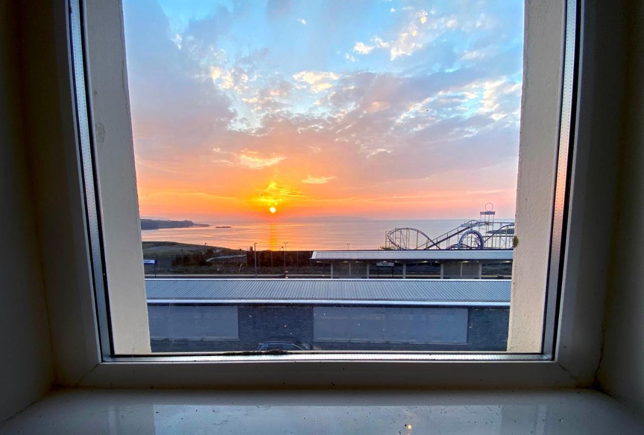 Entire Penthouse Apartment With Sea Views 波特拉什 外观 照片